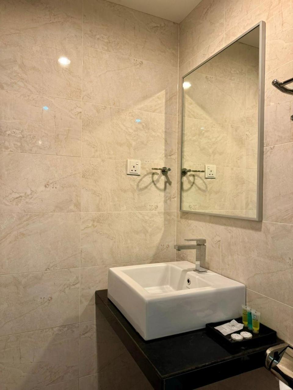 Chariton Hotel Nusa Bestari Johor Bahru Dış mekan fotoğraf